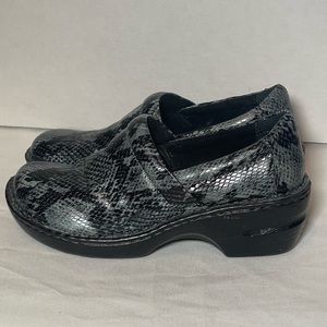 Boc snake print clogs